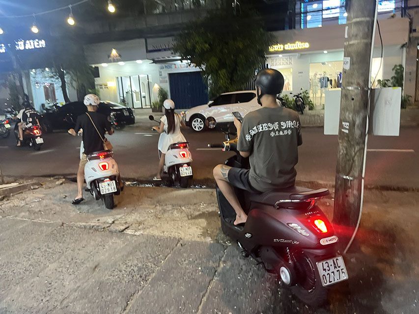 Cho thuê xe máy điện Đà Nẵng E-Moto - Cửa hàng thuê xe máy uy tín tại Đà Nẵng